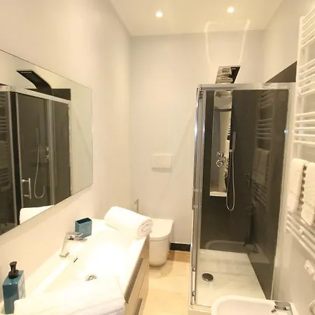 ベッド・アンド・ブレックファスト Ad Astra 4*